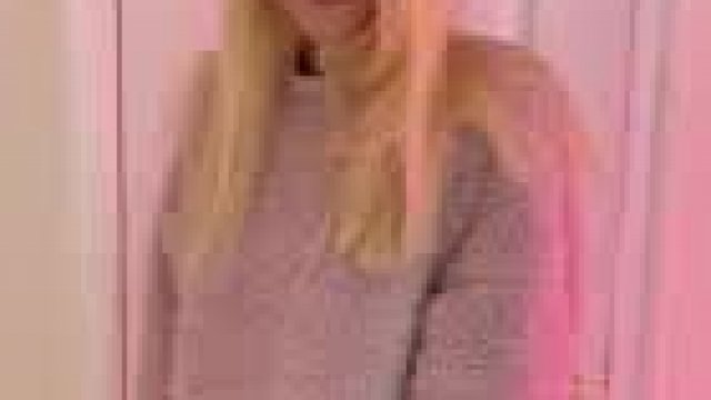 I get off knowing strangers on the internet are staring at me naked... so tell m