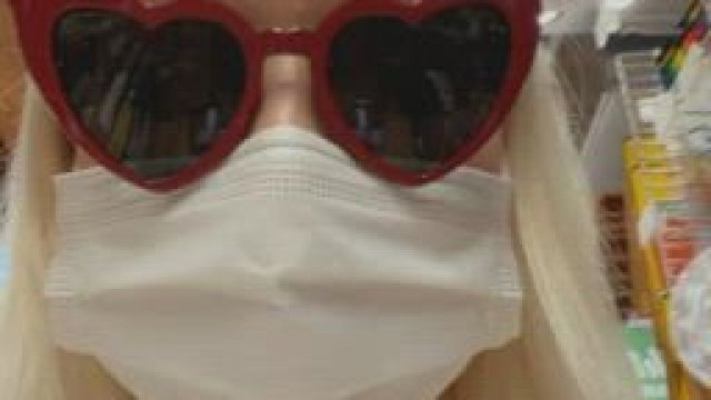 Wanna shop for body paint with me? [GIF]