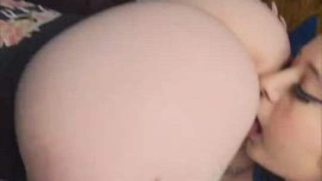 If we asked nicely… would you join our pawg threesome?