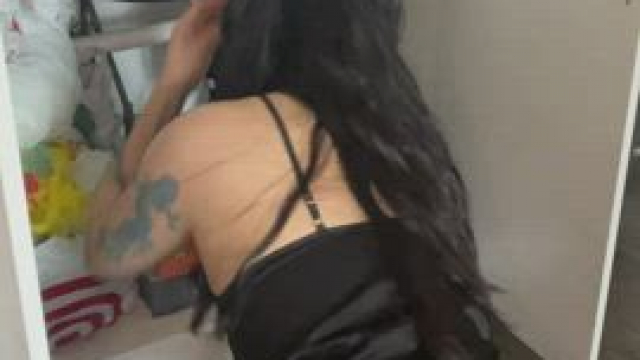 mind giving me a hand (or two) down here?