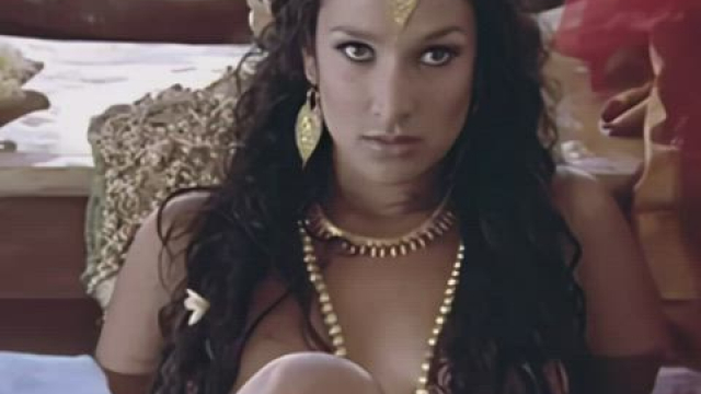 Indira Varma - exotic erotic plot in 'Kama Sutra: A Tale of Love'