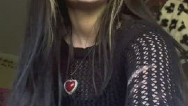 Would you be ok with having a small titty big booty alt gf?