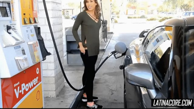 Pantsless at the petrol bowser