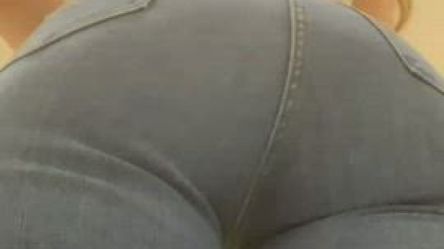 Langeweile an der Uni führt zu solchen Videos auf dem Uniklo