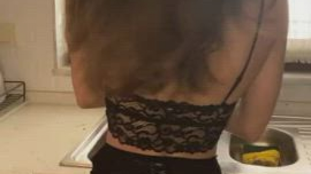 Bang me on the sink daddy i'm ready