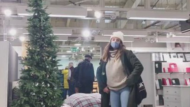 A half naked girl surrounded by strangers and beds, what could go wrong?