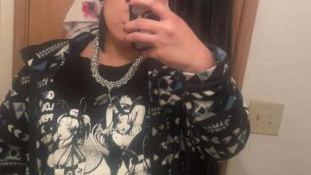 Even tomboy Asians love to show off;)