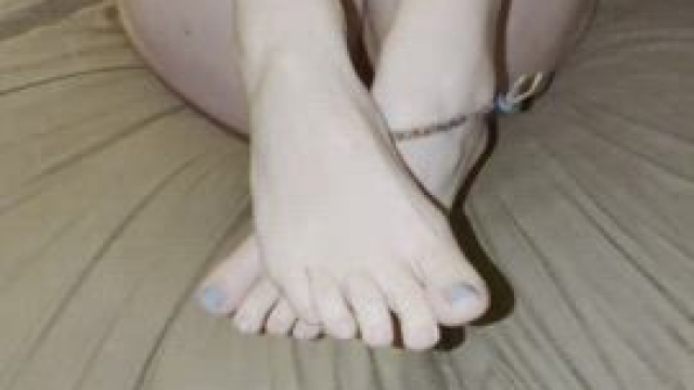 spreading my hotwife pussy for everyone to see today