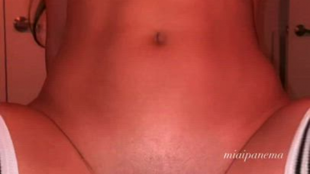 Slight girls ride the best ;)