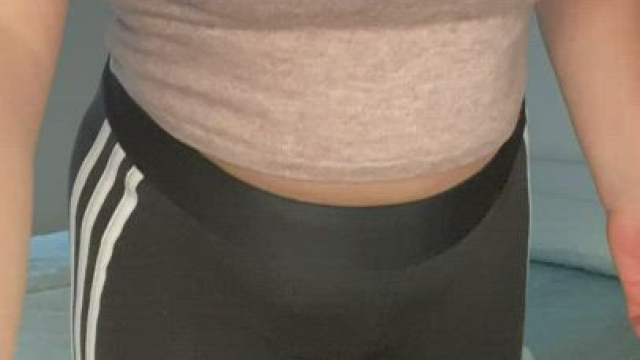 Pros of dating me: I'll always send you nudes in my gym wear