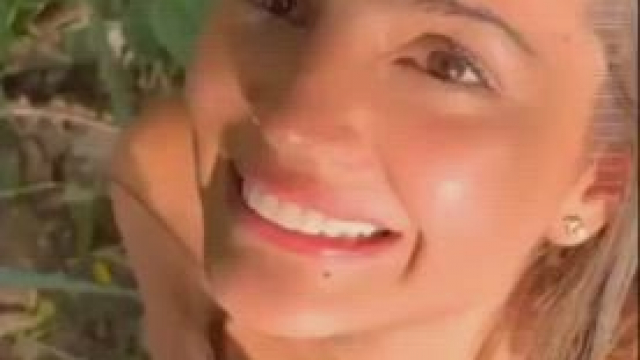 Cutie Gets Quick Anal in the Wild Jungle Me Mangal