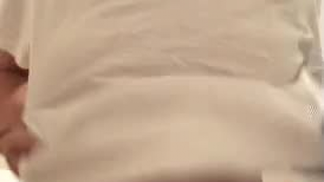 this is how this hotel maid gets all the huge tips