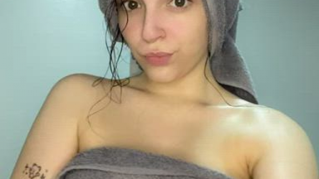 Just came out the shower and I’m waiting for u to come fuck me;)