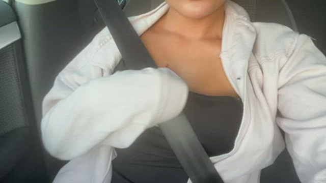 I love [f]lashing my Uber driver and passers by, wanna sneak in the back and suc