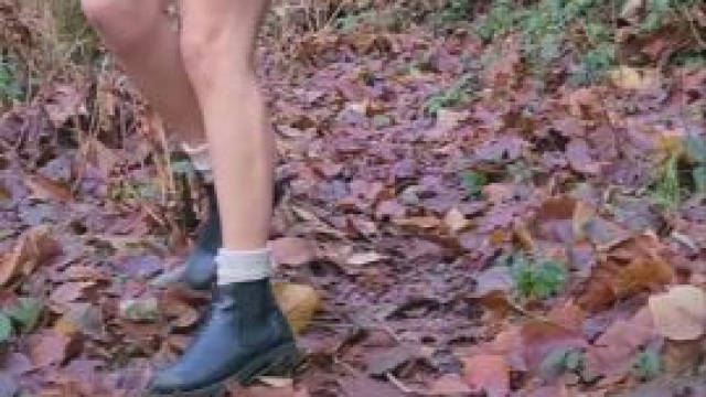 Do you love ladies who aren't afraid to be seen naked?