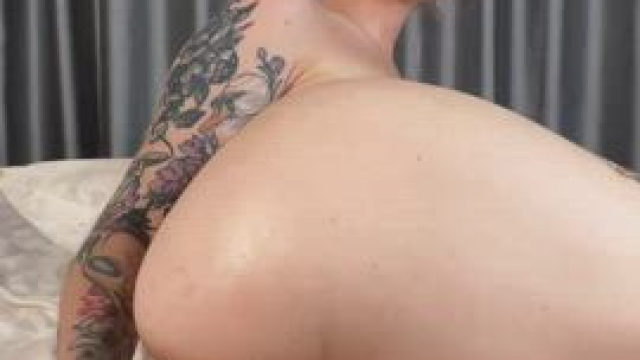 You choose next pose