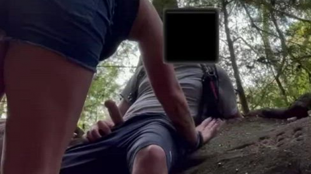 I sucked a hikers cock in the state park trail