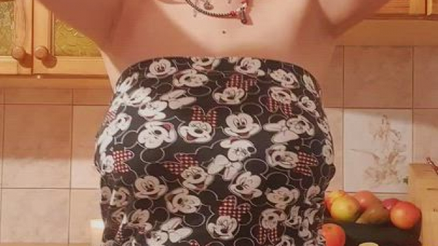 Bouncing tits, bouncing plushi.