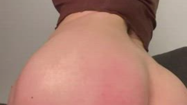 Looking for older guys that wanna fuck my young and tight holes