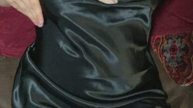 This nightie has a nice hole for you to aim for... shoot your shot!