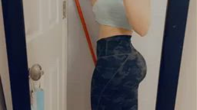 No waist just ass