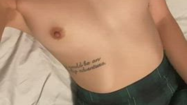 Perfect shaved vag to lick