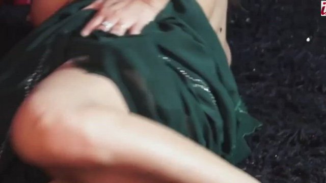 18+ Naughty Aunty Saree Fashion (2021) Hot Video 100mb(Download link in comments