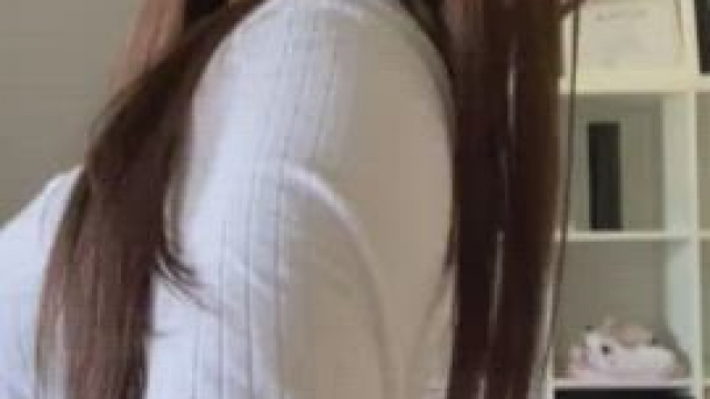 I love my new pink jeans, only bought her because my ass looks so nice in it :P