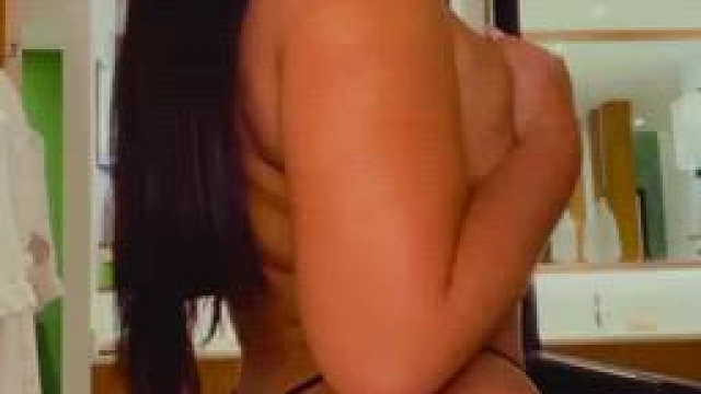 Would you risk being late to work for this? (35yo mom)