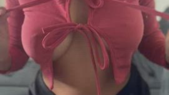 Happy Thursday everyone here's a present from me to you