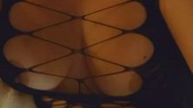 Would you date this 40 year old woman?