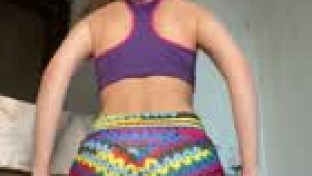 If you like my petite ass, I’d let you smash