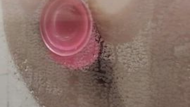 (f) When the hotel has a glass door in the shower, you take advantage...