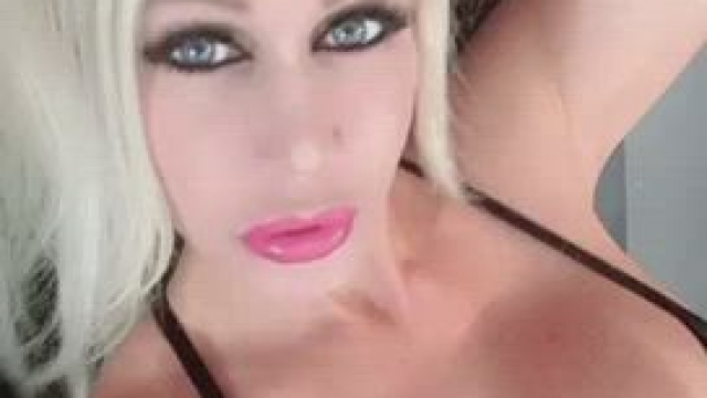 Looking for a Daddy at the gym to cum all over my big titties.