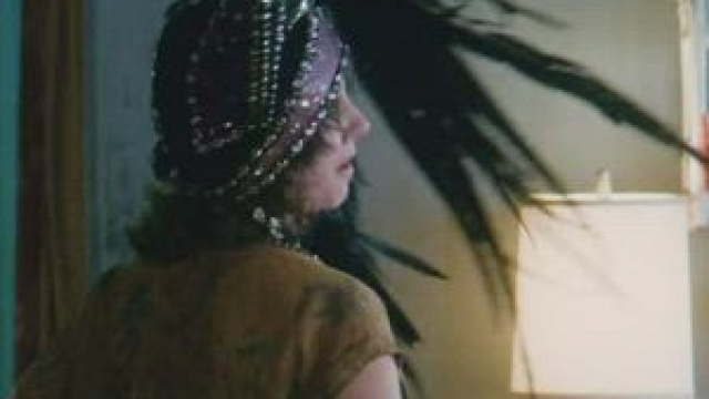 Alison Brie's perfect plots in 'Glow' (2019)