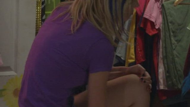 Brie Larson strips for bed in United States of Tara