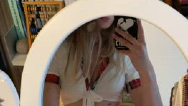 My skirt can't cover my ass