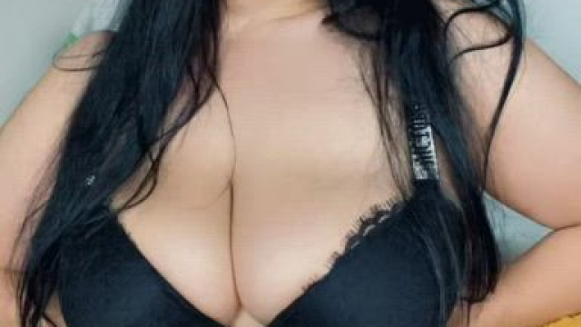 Do you like my thick & curvy mombod?