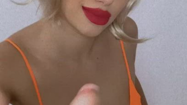 Can i be your blondie ?