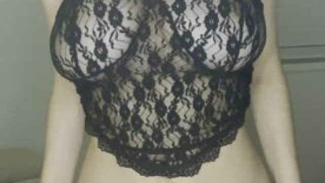 Happy Friday! here’s a titty drop to celebrate ??