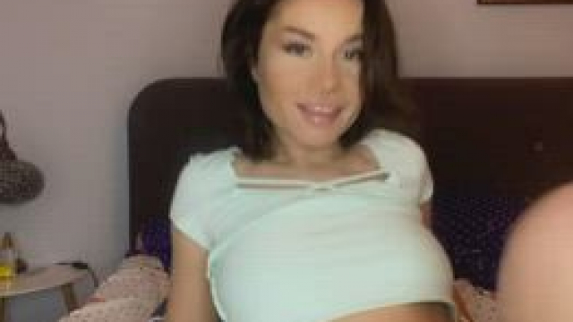 I'll be so horny if someone actually jerks off to me :)