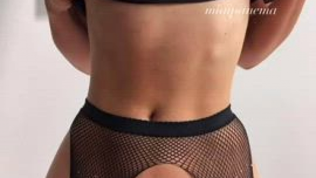 Oops, my tights are exposed