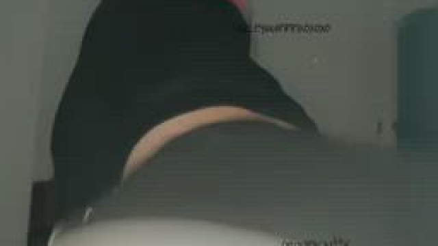 Anyone here appreciates twerking goth sluts?