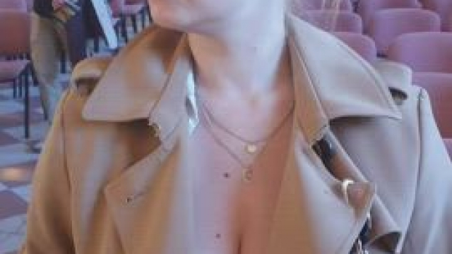 It's a cool historic site, but no matter. In this video you see a classic cat an