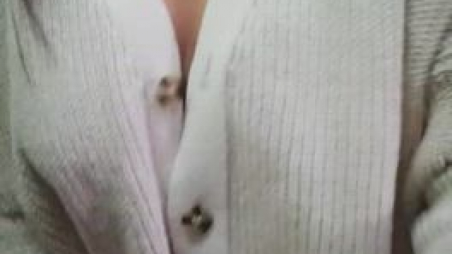 Do you think my coworkers can tell that I don't like working with a bra? 19 (f)