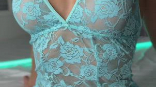 come to me for play on my bed