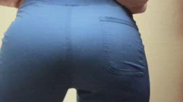 Your favorite PAWG nurse in the making (: