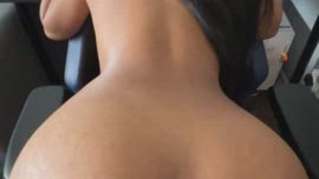 I took a break from gaming to get fucked at my desk!