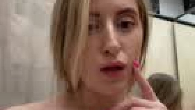 Anyone fuck me in this dressing room?)