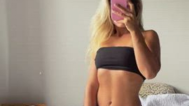 Heyy let's dirty talk. I'm Jullie, 20yo petite angel? Link below